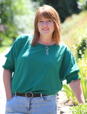 Portrait photo of Angie Green